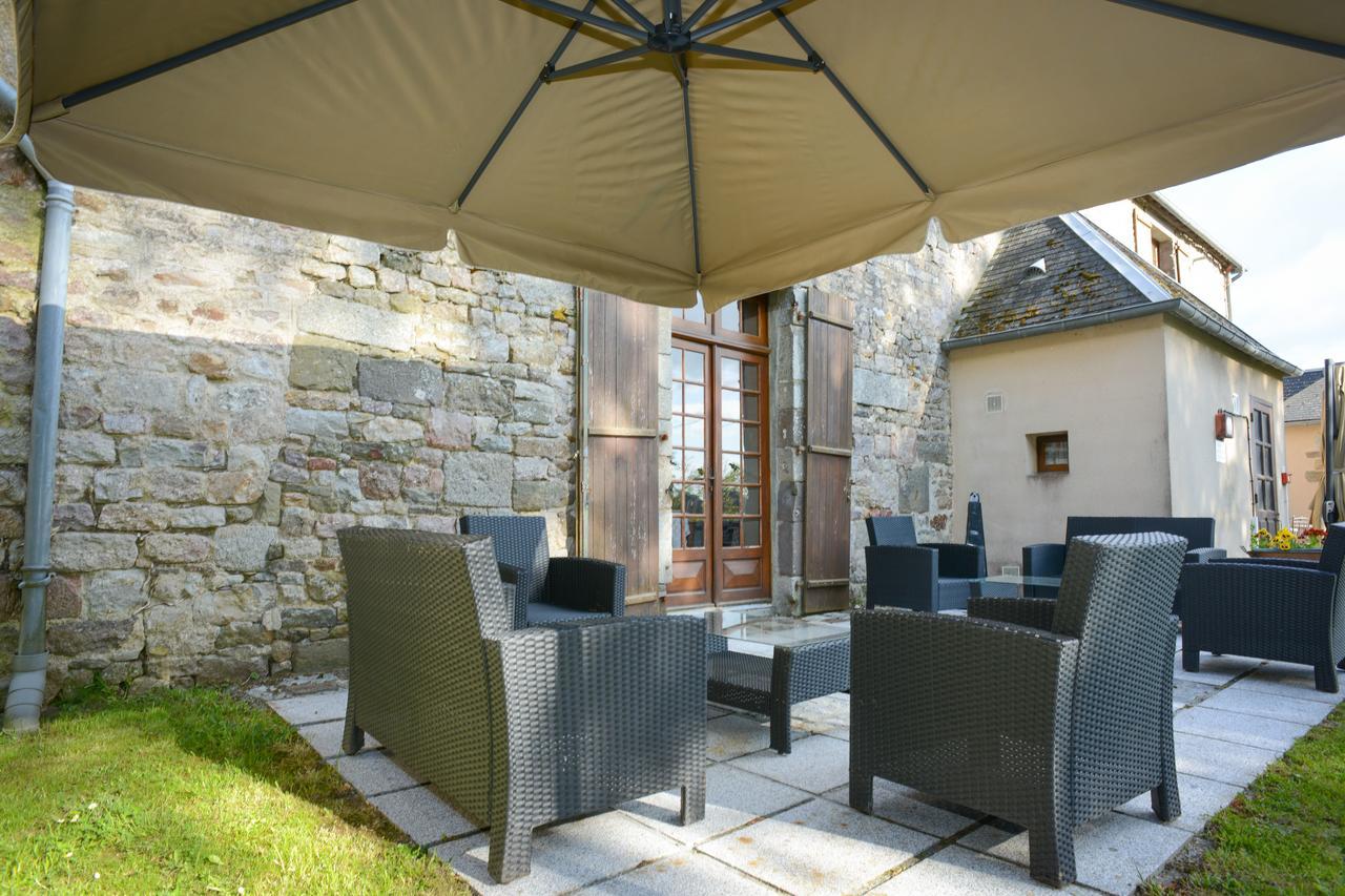 Logis Hotel Restaurant Manoir De L'Acherie Sainte-Cecile  Exterior photo